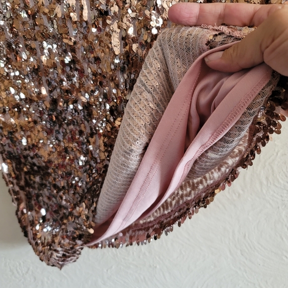 Tildon, Sparkly Rose Gold Sequin Wide Neck Crop Top, Metallic Bubble, Size Small - Picture 6 of 8